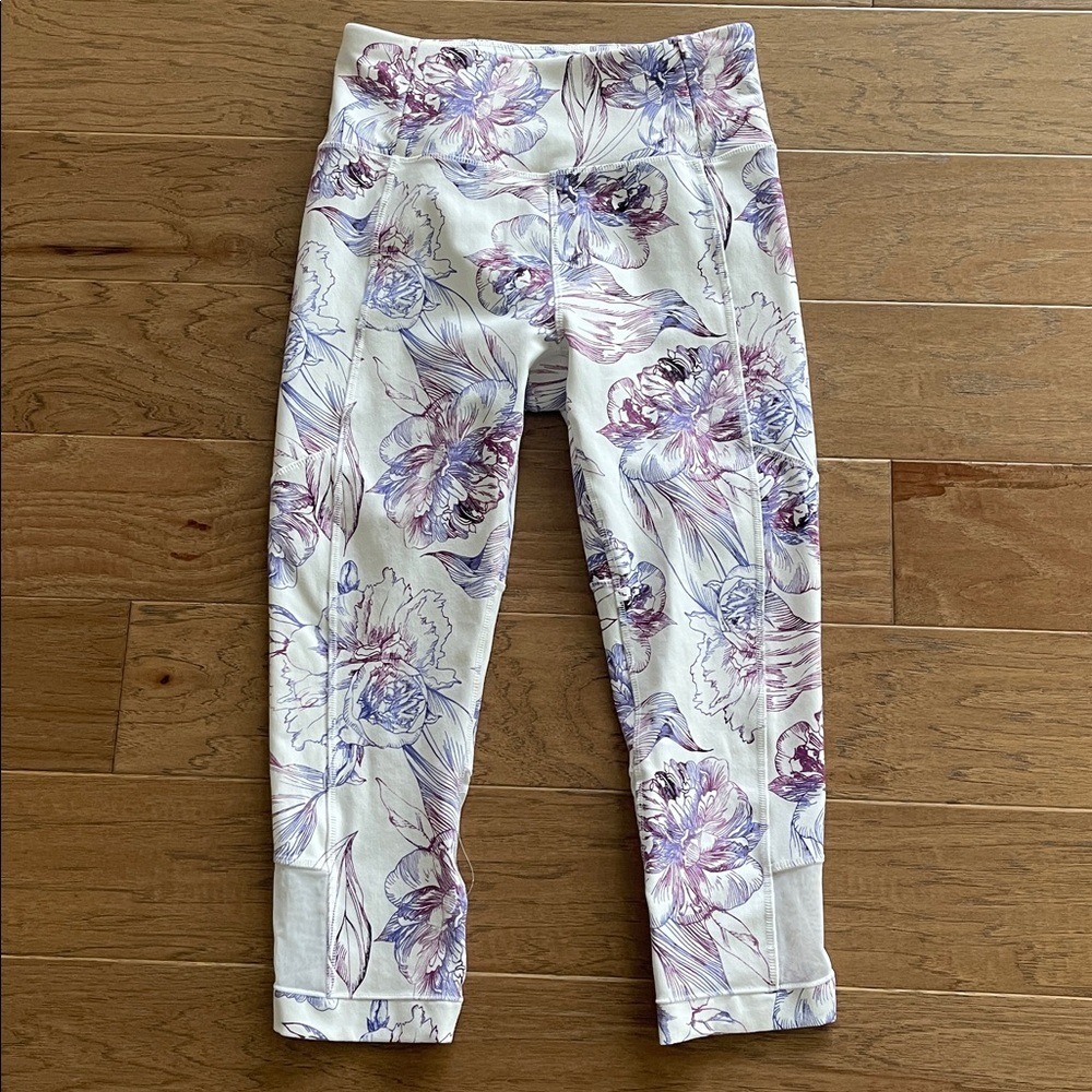 Calia Purple Magenta Floral Mesh Workout Yoga Capri Leggings Medium